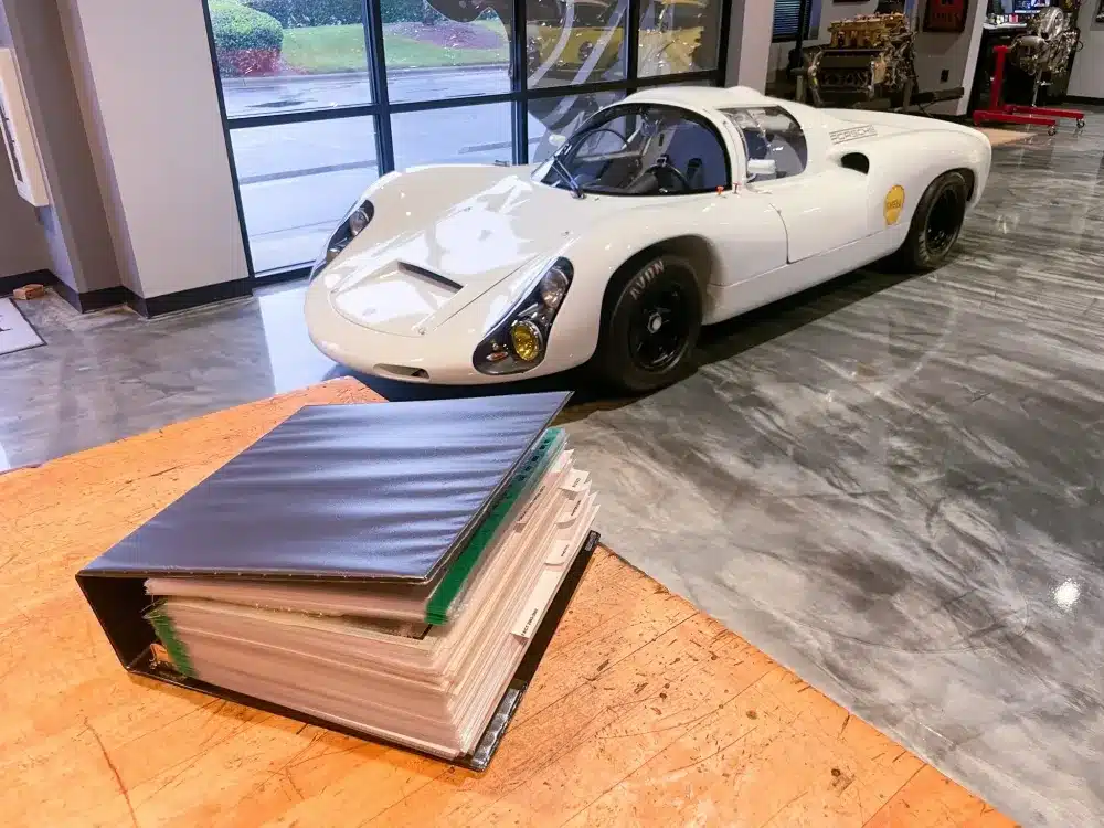 Състезателна кола Porsche 910 от 1967 г. е продадена за рекордните 2,5 милиона долара 39