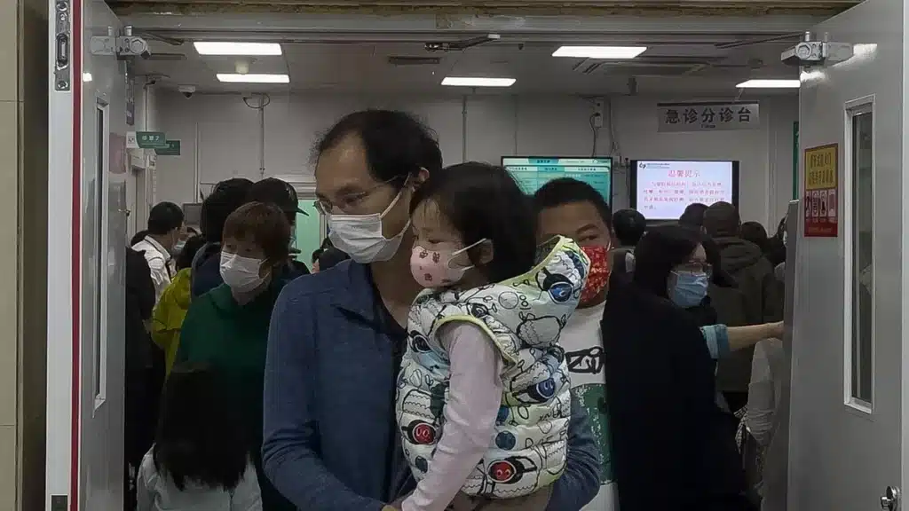 Истината за мистериозните случаи на грип и пневмония в Китай, които препълват болниците 2