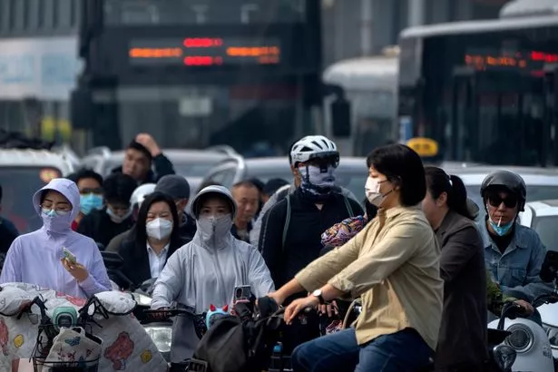 Истината за мистериозните случаи на грип и пневмония в Китай, които препълват болниците 3