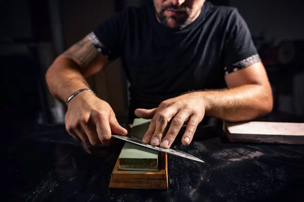 Съвършен нож, който реже като бръснач: Ето как да наточиш ножа като най-добрия майстор - у дома 1
