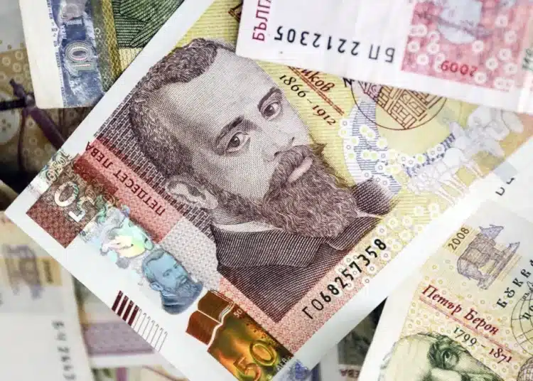 Ето с колко ще се вдигнат заплатите, пенсиите и майчинството през 2024 година 1