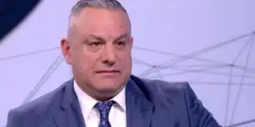 Край на сагата с жилището на Юксел Кадриев, въпреки канските усилия, той беше изгонен 1