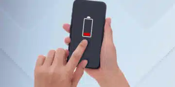 Ако батерията ти пада бързо, зареждай телефона така, за да удължиш живота ѝ значително 12