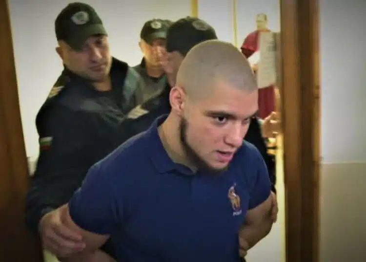 Заради отправени заплахи към бившата си приятелка, прокурорският син остава в ареста 1