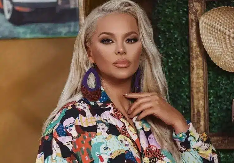 Лъсна истината за отношенията между певицата Деси Слава и бременната ѝ снаха Анжела 1