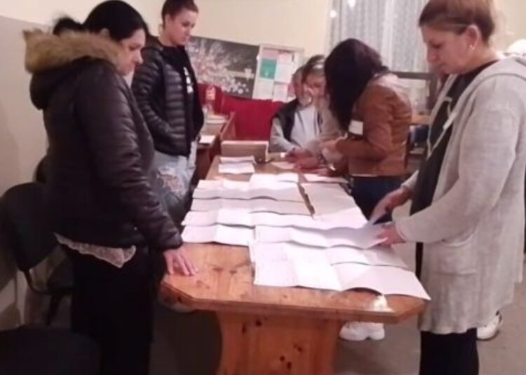 Още култови изцепки от изборите! В Пернишко решили, че печати на бюлетините не са нужни! 1