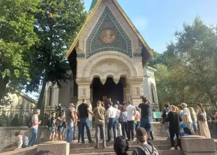 Изминаха 50 дни, в които Руската църква в София бе под ключ – от днес отвори врати 1