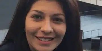 Севдалина Арнаудова PR-а на ГЕРБ с изказване срещу Кирил Петков – не бил приятел на истината СНИМКА 8