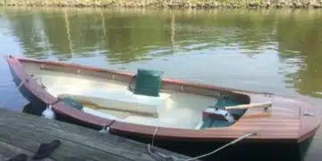 Баща и син сбъднаха мечтата си и си построиха сами моторна лодка 1