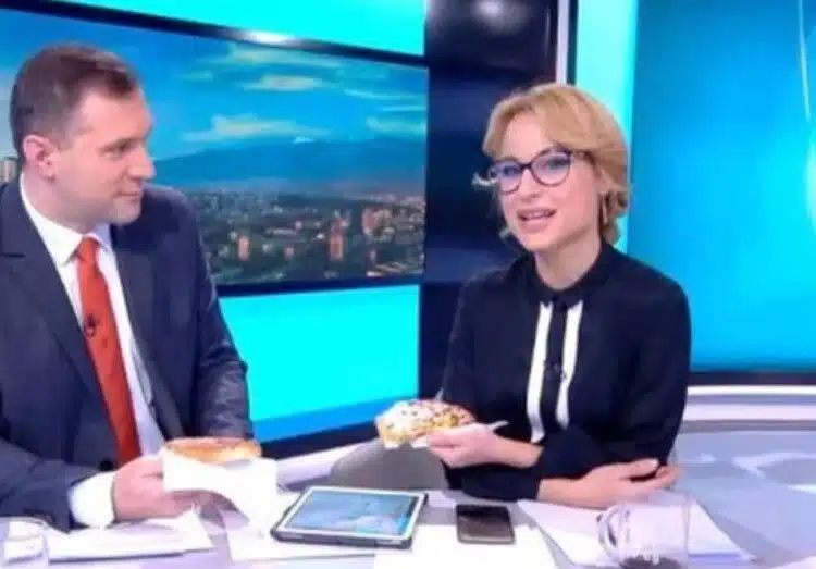 Цънцарова и Златомир Йочев смаяха всички зрители на bTV, само какво извадиха в ефир! 1 Цънцарова и Златомир Йочев смаяха всички зрители на bTV, само какво извадиха в ефир! 1
