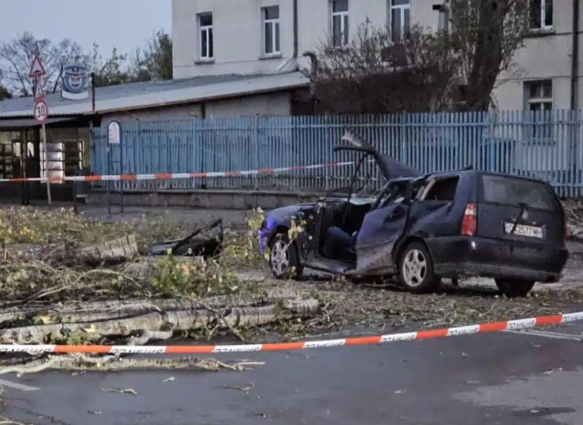 Трагедия! Силният вятър в София взе жертва! Друга жена се бори за живота си – в тежко състояние е! СНИМКИ 1