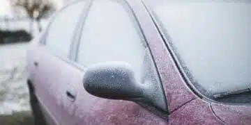 Може и без стъргалка: размрази бързо и ефективно предното стъкло на колата 5