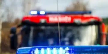 30 души в Бургас са евакуирани след като хладилник предизвика нов огромен пожар в жилищен блок! 3