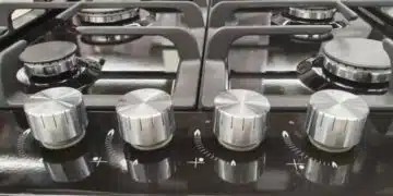 Без тежка химия, а този продукт, с който мазното от фурната и котлоните ще се изпари за миг 3