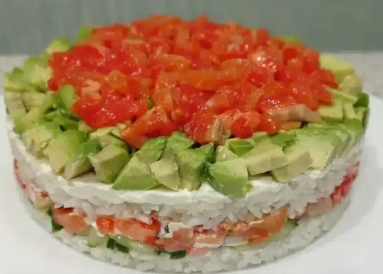 За почитателите на суши: вкусна и бърза салата със сьомга и авокадо 1