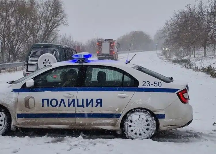 Заради снежния апокалипсис и лошото време – бедствено положение в Шуменско, а понеделник е обявен за неучебен ден 1