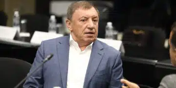 До дни закриват емблематична фирма на Алексей Петров с много работници 6