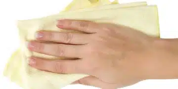 почистване повърхността на хладилник