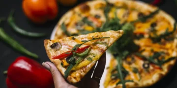 Вкусна рецепта за пица в тиган, която цялото ви семейство ще хареса 1