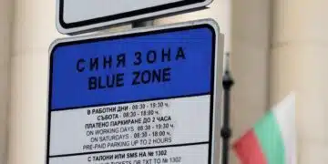 От днес е възможно да се паркира безплатно в Синя зона в София - ето как и за колко време 12