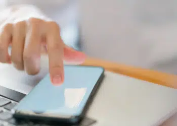 Изяждат ти батерията: Топ 5 безполезни функции на телефона! Той ще работи по-дълго без тях 1