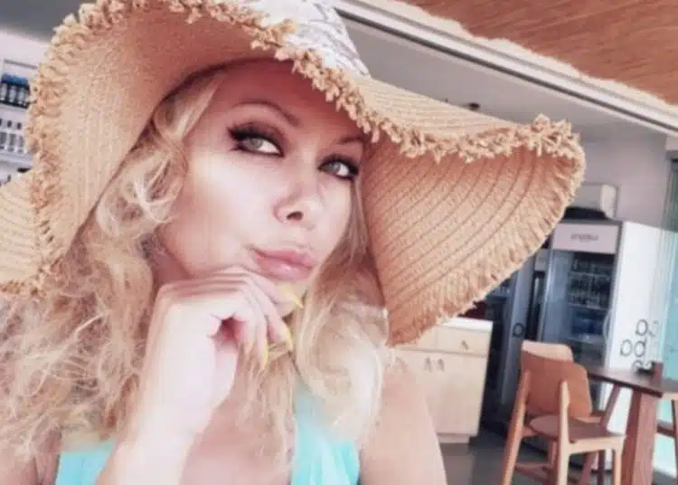 Албена Вулева започна като „момиче на късмета“ при Къци Въпцаров, а после стана най-разпознаваемата скандална журналистка 1