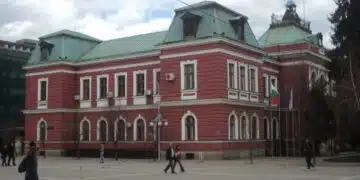 Общинският съвет в Кюстендил реши – кметът им със заплата 7500 лева! Той счете заплатата за справедлива и за "самочувствие" 12