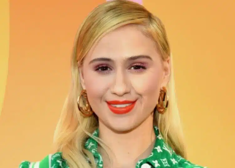 Лъчезарната актриса Мария Бакалова изоставя за малко Холивуд и влиза в Dancing stars 1 Лъчезарната актриса Мария Бакалова изоставя за малко Холивуд и влиза в Dancing stars 1