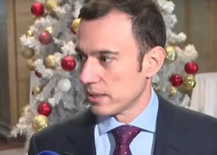 Кметът на столицата Терзиев увери, че се работи активно за увеличение на заплатите в сектор градски транспорт 1 Кметът на столицата Терзиев увери, че се работи активно за увеличение на заплатите в сектор градски транспорт 1
