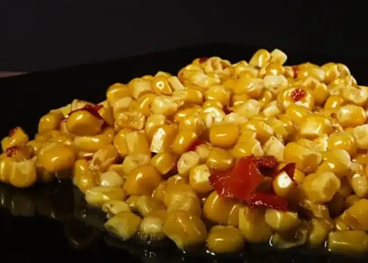 Всички ще бъдат впечатлени: как да си приготвите вкусна и сочна консервирана царевица (Рецепта) 1