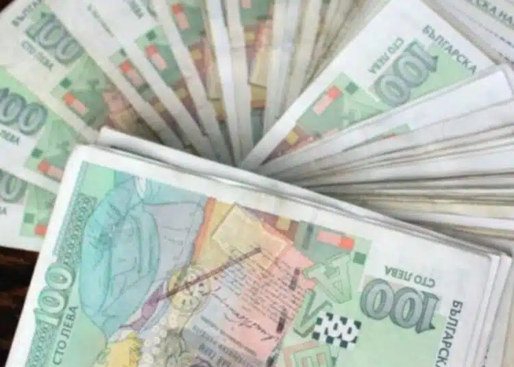 До всички, които държат пари „под дюшека“ или в „буркан банк“ – използвайте месеците преди приемането на еврото... 1