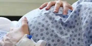 Спешно! 21 годишна родилка се бори за живота си след секцио, търсят се кръводарители, нека разпространим! 13