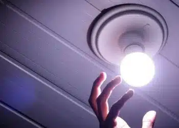 Ето защо някои електротехници не искат да чуват за LED крушки 12