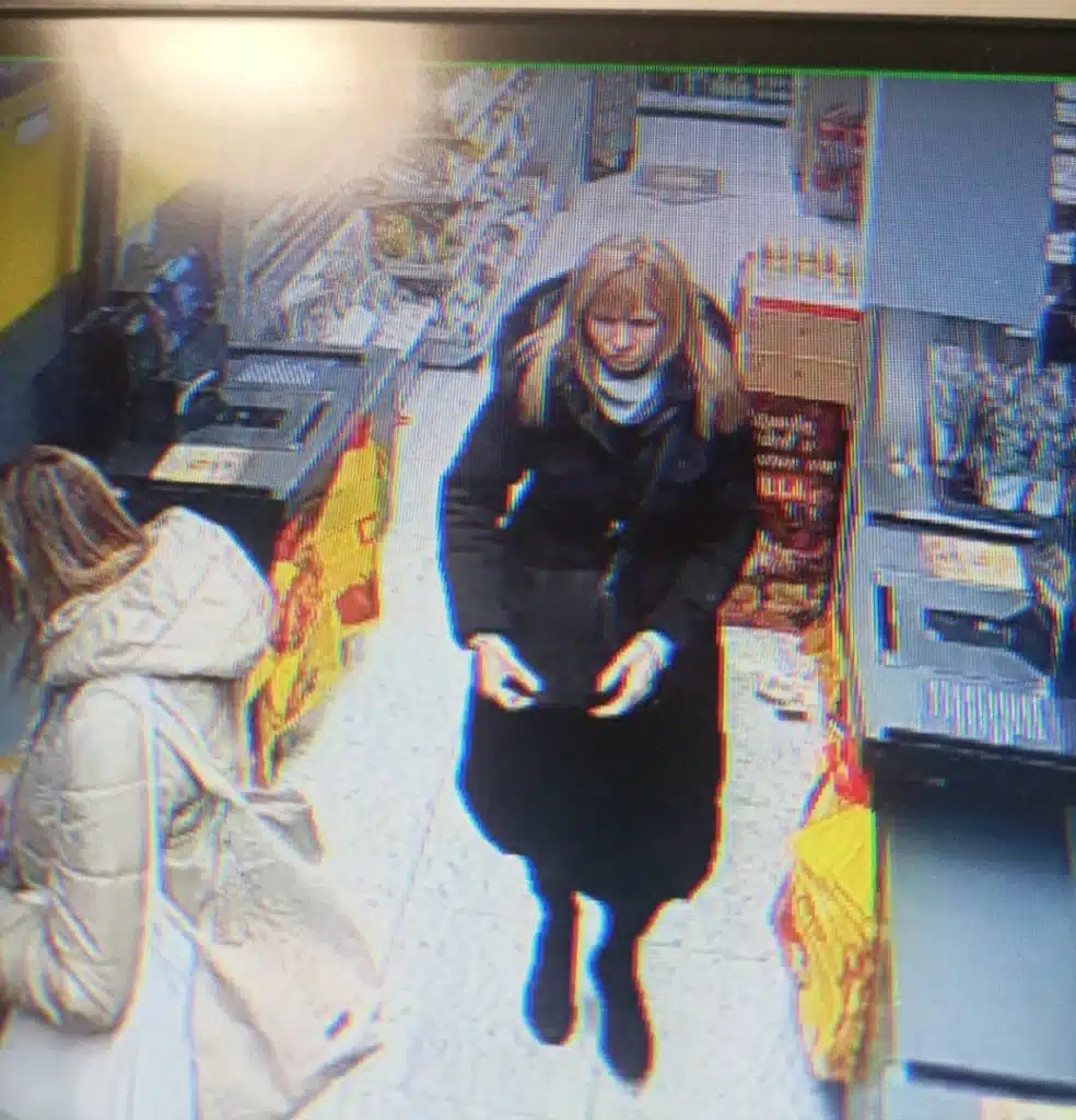 Жена от Бургас загуби 800 лева в голям магазин, камерите показаха кой ги е прибрал 1