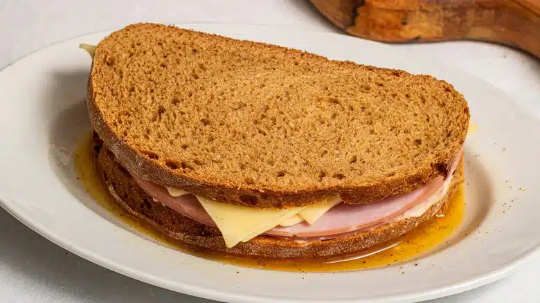 Не пържени филии, а пържени сандвичи Монте Кристо - новата ти любима закуска 7