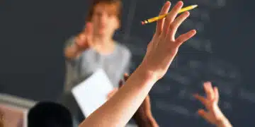 Образователното министерство с голяма промяна, която засяга над 70 хиляди учители и заплатите им 1