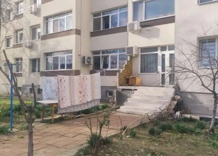 Силистренец ошашави мрежата със своя нестандартен подход за простиране на дрехи – абсурд или гений? 1