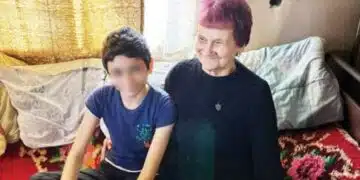 Докосваща сърцето история – смела българска баба гледа сама внука си в немотия! 4