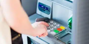 Клиентите на някои банки у нас осъмнаха с лоша новина 13