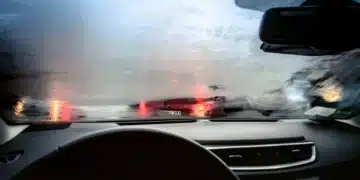 Справи се със запотяването на стъклата двойно по-бързо с едно копче 2