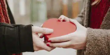 Идващата седмица ще бъде любовна за тях: 3 зодии, които ще бъдат уцелени от Купидон 2