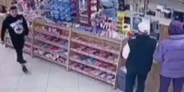 Младежите, които откраднаха кутия за дарения в град Пловдив са разкрити ВИДЕО 2
