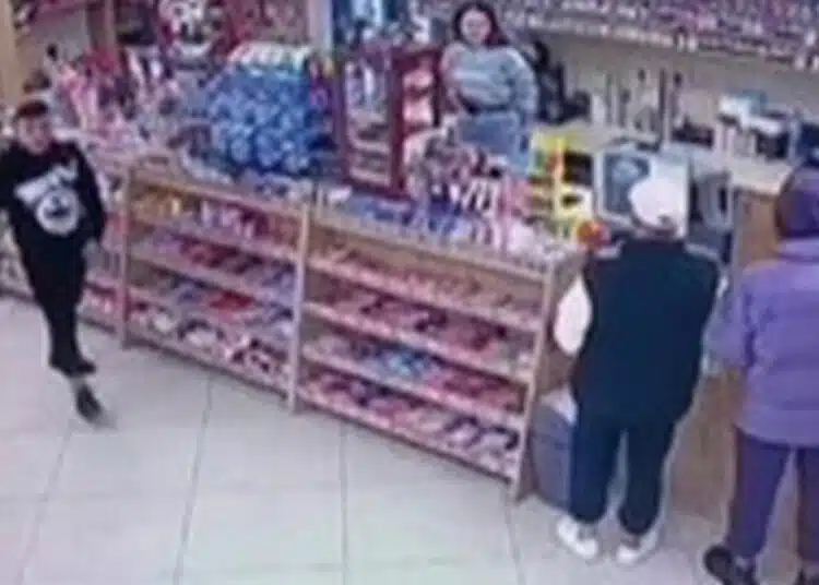 Младежите, които откраднаха кутия за дарения в град Пловдив са разкрити ВИДЕО 1
