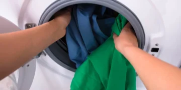 Можем ли да перем дрехи с етикет "ръчно пране" в пералнята 9