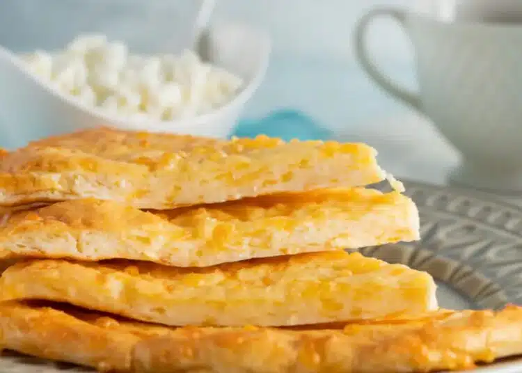 Подходяща за всяко утро: лесна вкусотия от ябълка и сирене 1