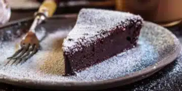 Елегантна и неземно вкусна шоколадова торта, която ще направите за кратко време 10