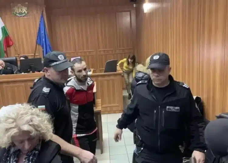 Садистът Петър Чернев малтретирал и още едно дете – родната си дъщеря! 1