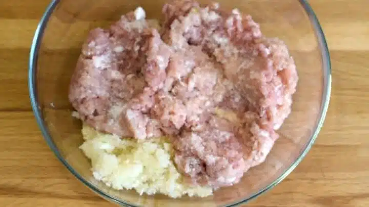 Вземам чаша кисело мляко и същото количество мляно месо. Уникална и бърза рецепта 4 Вземам чаша кисело мляко и същото количество мляно месо. Уникална и бърза рецепта 3
