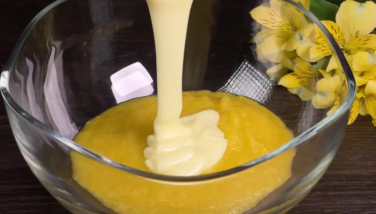 Разбийте кондензирано мляко с праскови: Правим този десерт всеки уикенд 1