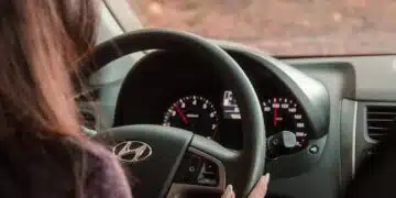 млад шофьор